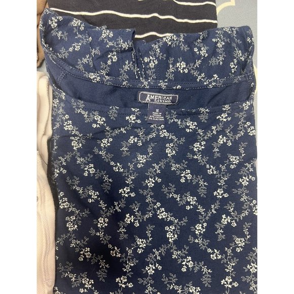 Women's Clothing Bundle: White Jeans & Assorted Tops - Size M/S/P - Picture 9 of 16